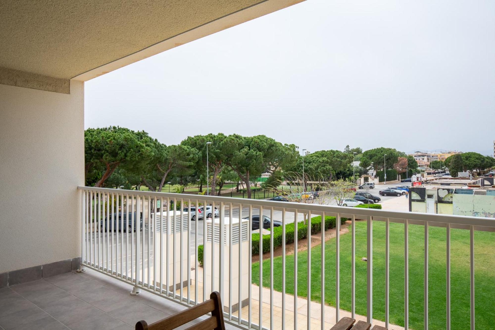 Apartamentos En Canet Al Mar, Junto Playa Y Con Piscina Canet d'En Berenguer Bagian luar foto